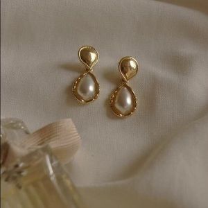 single pearl drop earrings